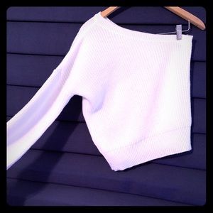 One shoulder, ribbed sweater ✨